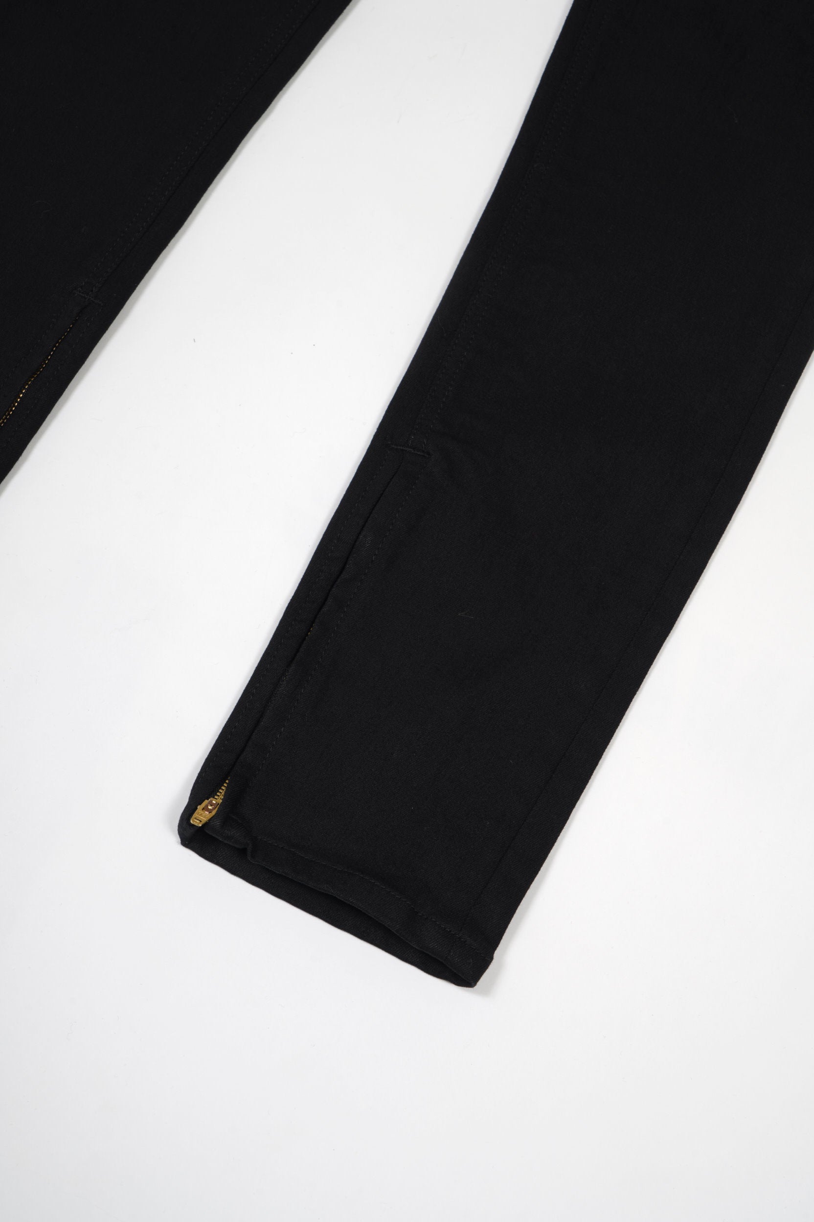 裾ジップ スリット ストレッチ デニムパンツ BLACK | GALAABEND ONLINE 