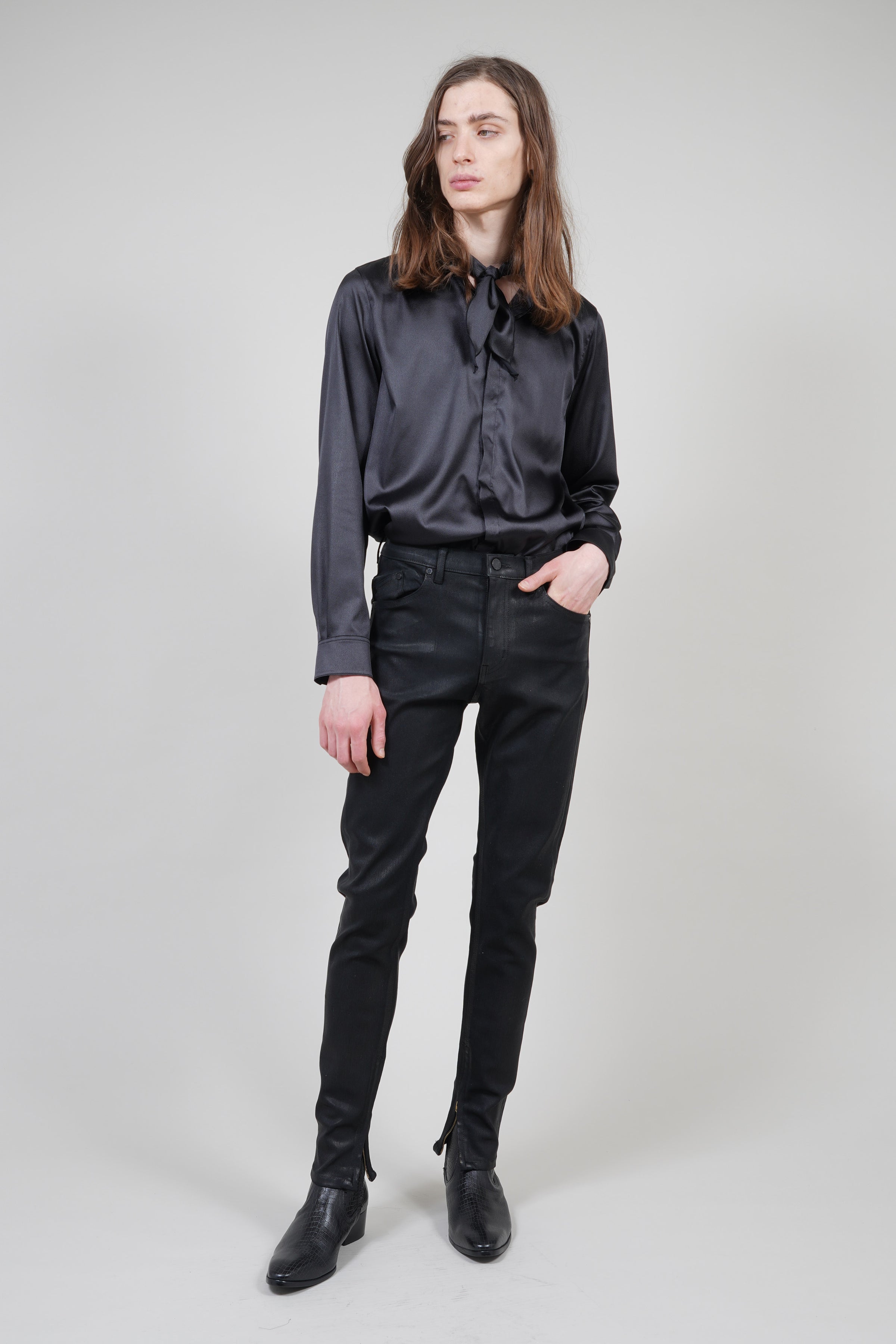 ブラックコーティング 裾ジップ スリット ストレッチ デニムパンツ 