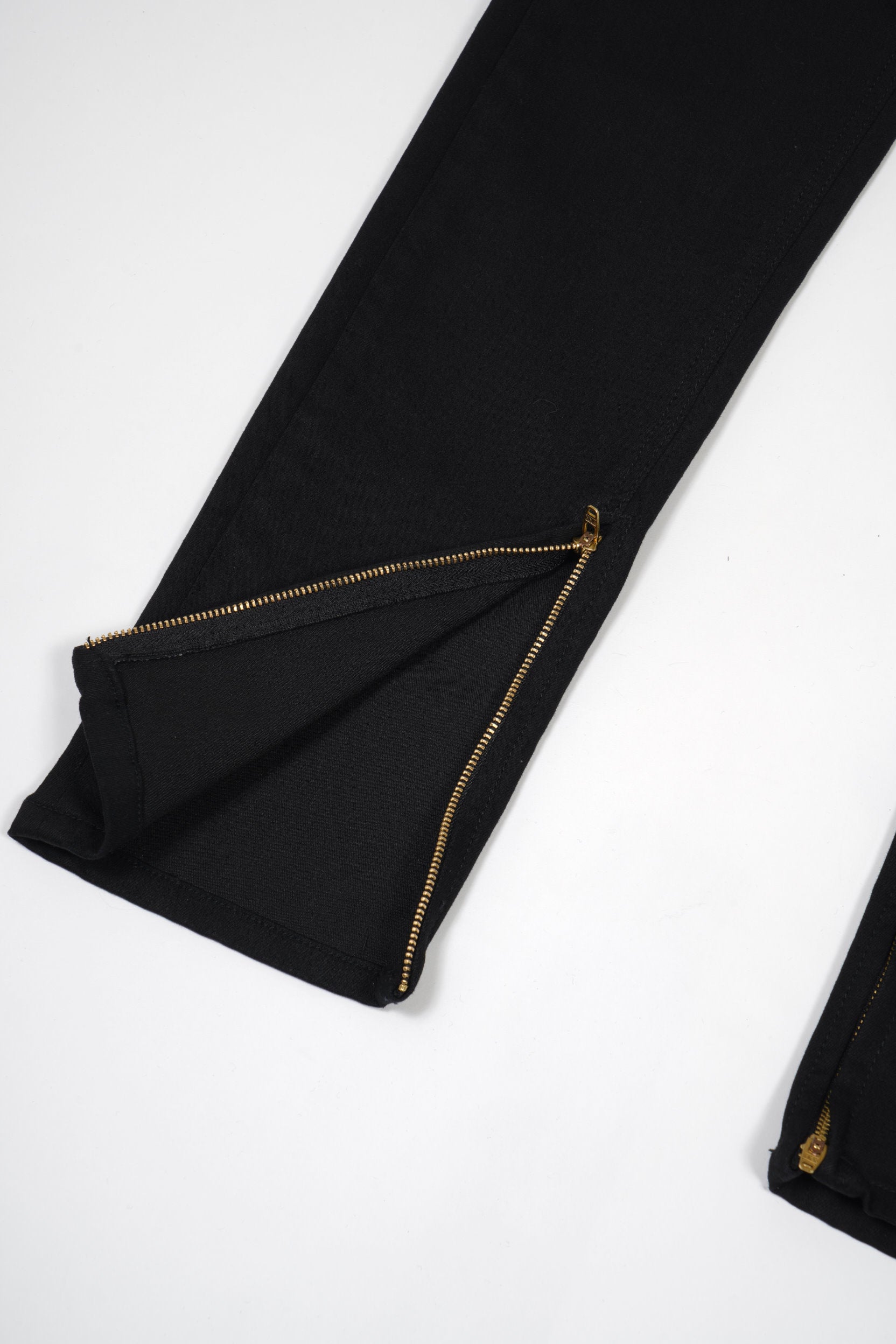 裾ジップ スリット ストレッチ デニムパンツ BLACK | GALAABEND